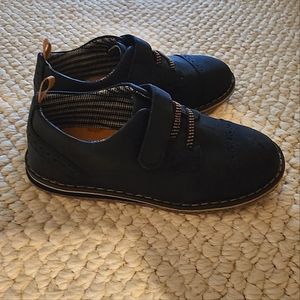 NWOT Cat and Jack Velcro Shoes